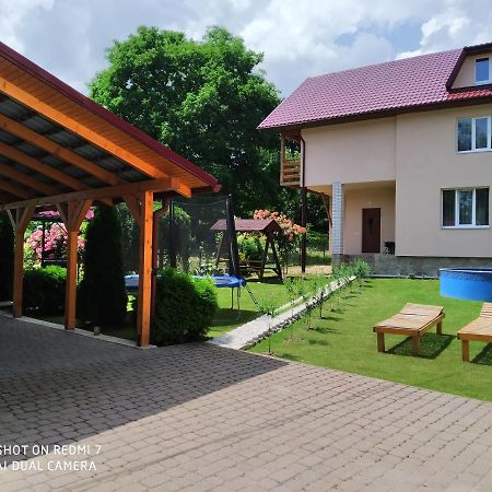Апартаменти З Двома Спальнями І Кухнею Jaremtje Exteriör bild