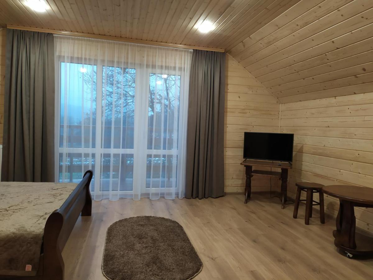 Апартаменти З Двома Спальнями І Кухнею Jaremtje Exteriör bild