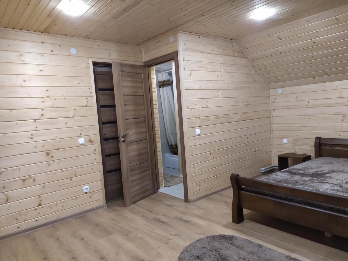 Апартаменти З Двома Спальнями І Кухнею Jaremtje Exteriör bild